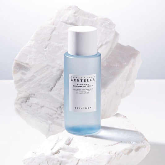 [SKIN1004] Madagascar Centella Hyalu-Cica Brightening Toner 210 ml